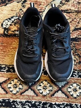 Boys tennis shoes